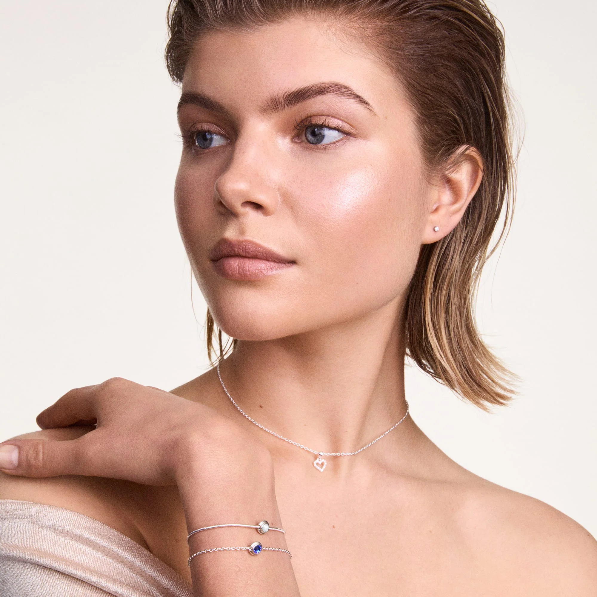 June Charm Gold - Image 2